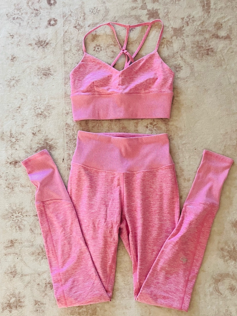 Alo Set in Heather Pink
